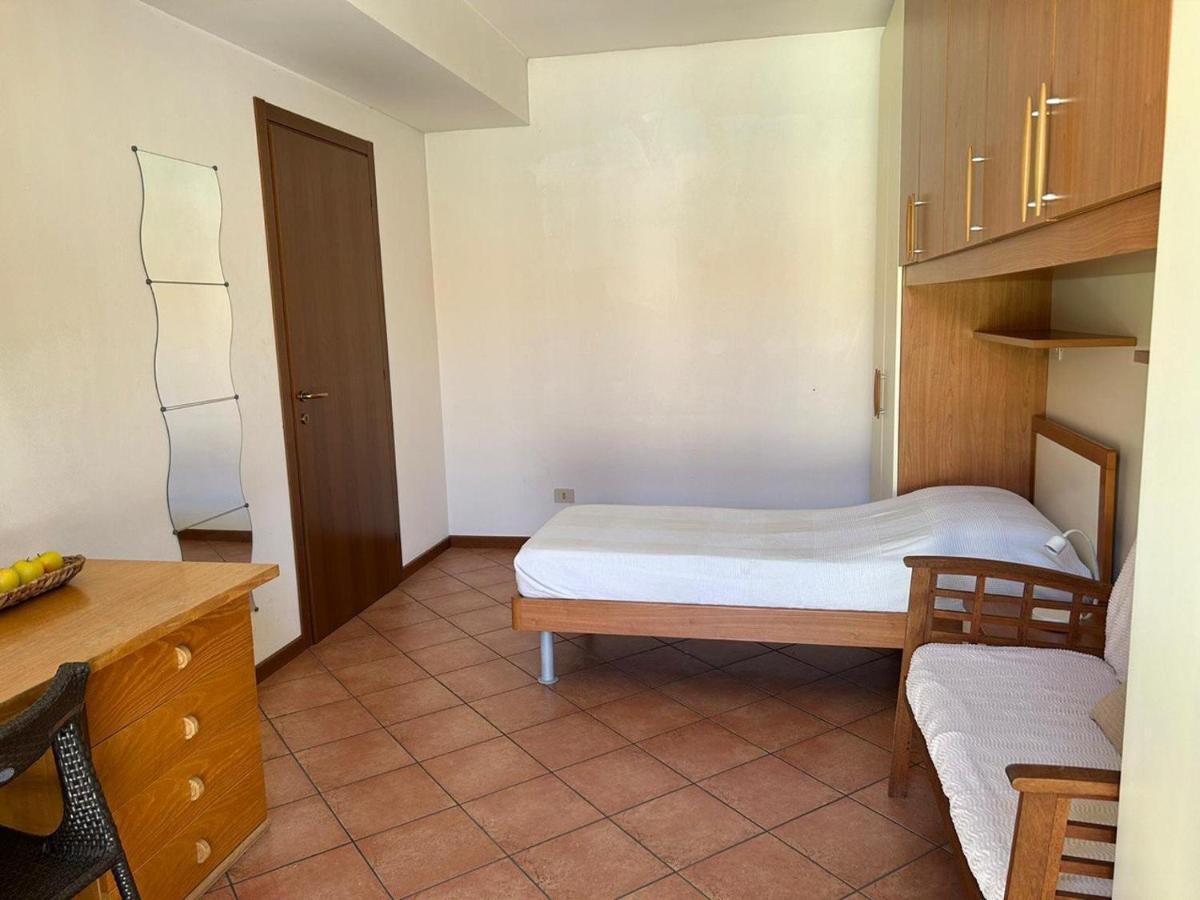 Lecco Only Females Guest House Εξωτερικό φωτογραφία